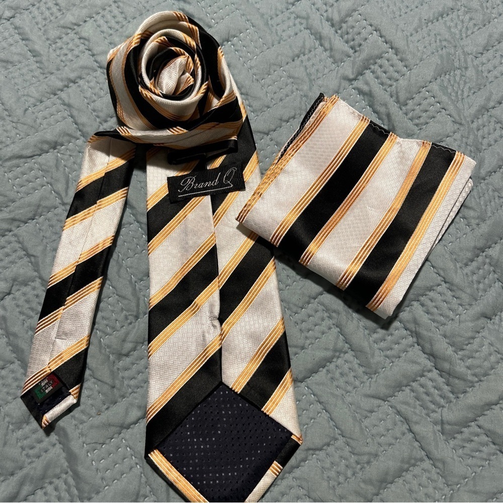 Brand Q Men’s Striped Necktie And Hankie